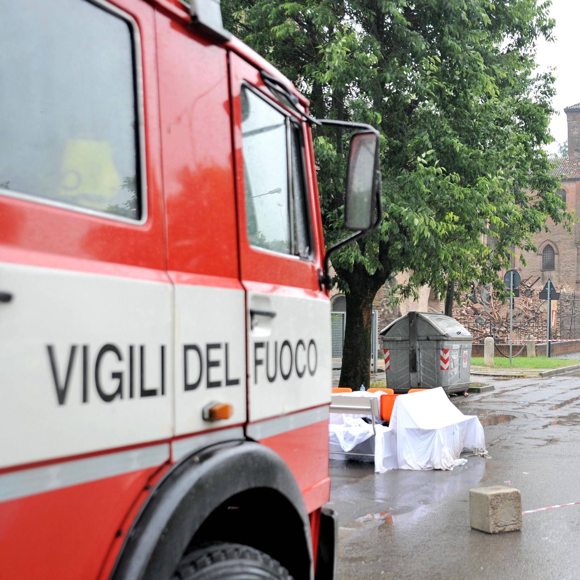 Earthquake in Emilia Romagna, Finale Emilia, the day after under the rain