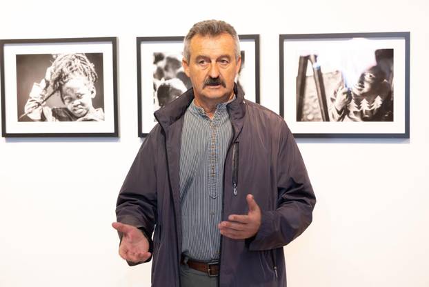 Osijek: Svečano otvorenje izložbe fotografija fotoreporterke Pixsella Emice Elveđi "Srce za Afriku"