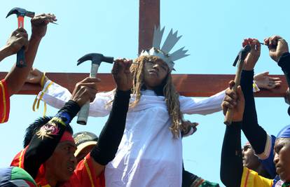 Veliki petak na Filipinima su obilježili pribijanjem na križ