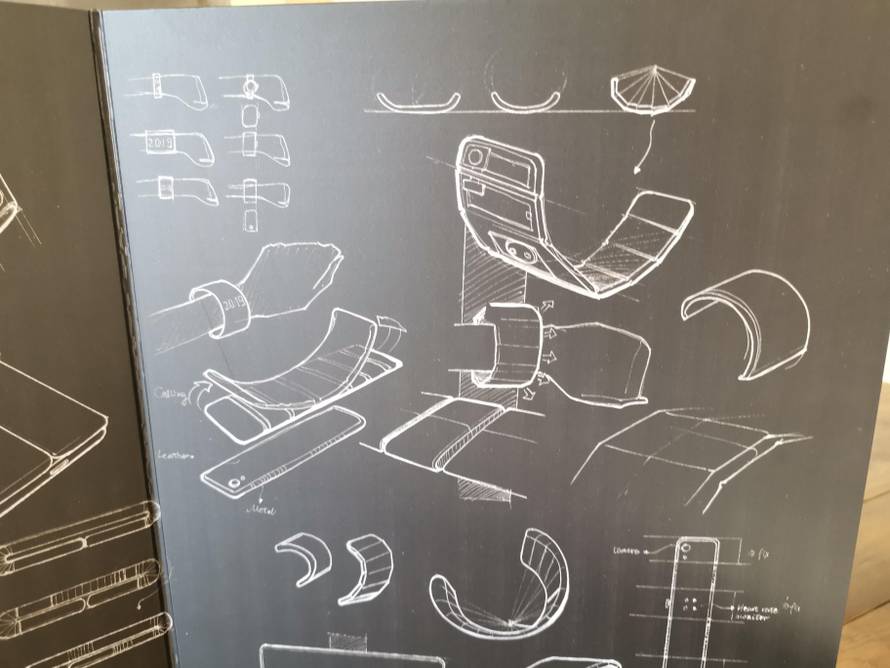 Napravili preklopni mobitel koji se može savinuti u pametni sat