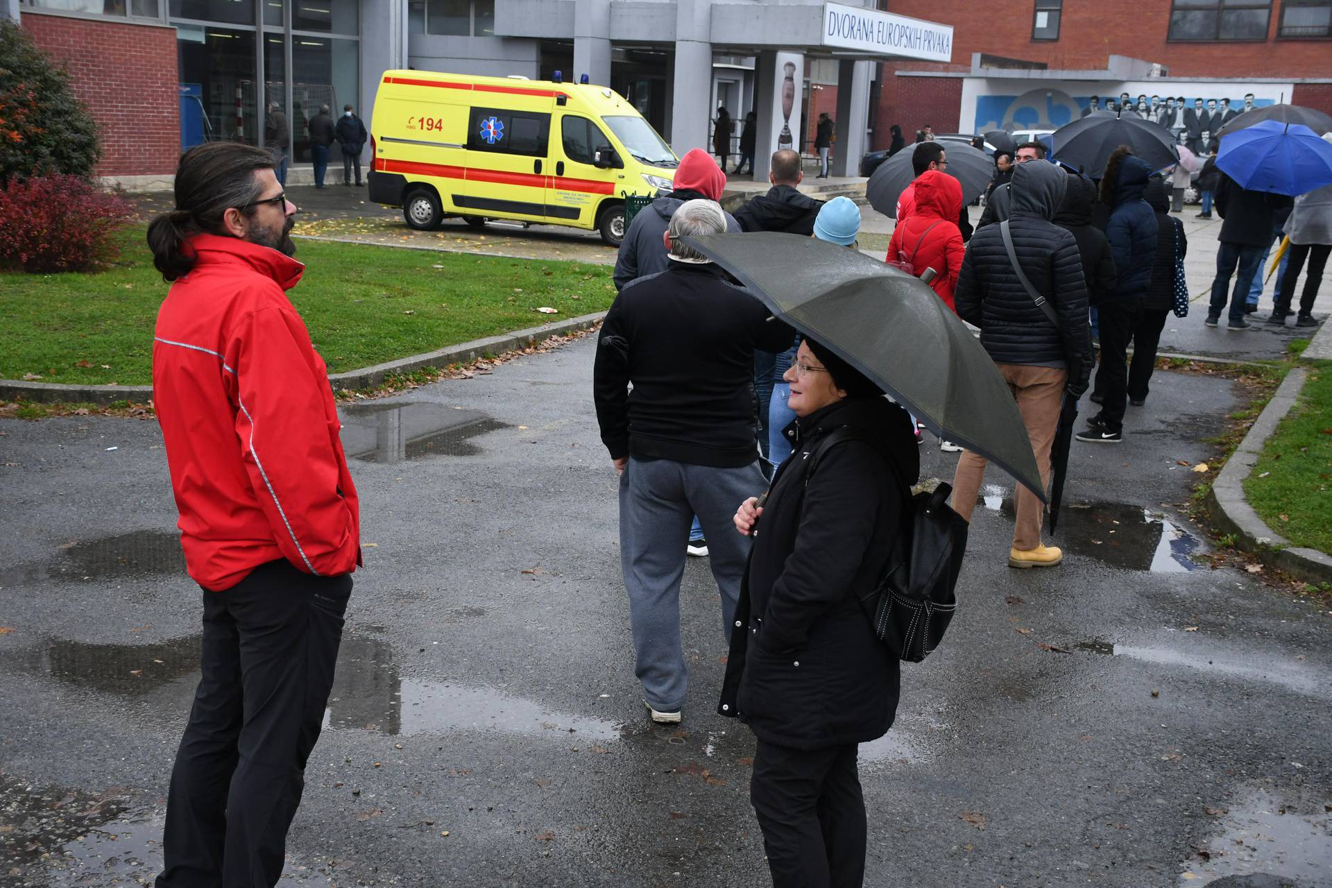 Unatoč kiši Bjelovarčani pohrlili na cijepljenje