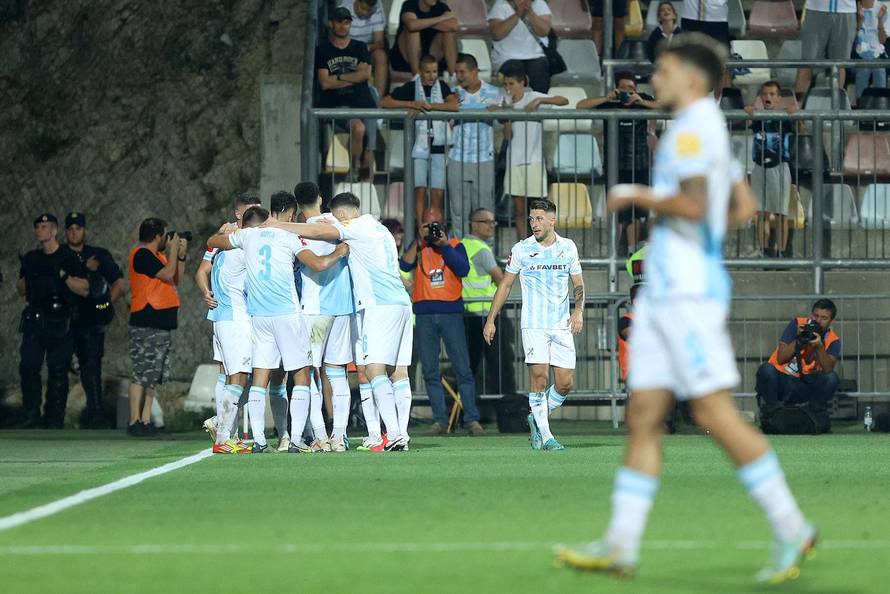 Rijeka: HNK Rijeka i NK Osijek susreli su se u 8. kolu SuperSport HNL-a