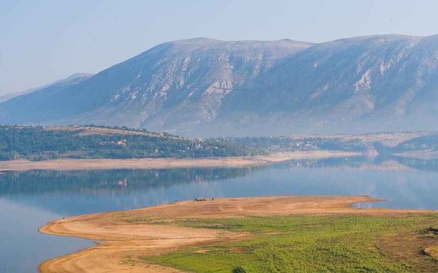 Velika potraga u tijeku: Nestao mladić (24) iz Obrovca Sinjskog, traže ga kod jezera Peruća