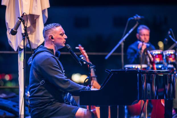 Vela Luka: Generalna proba koncerta Trag u Beskraju