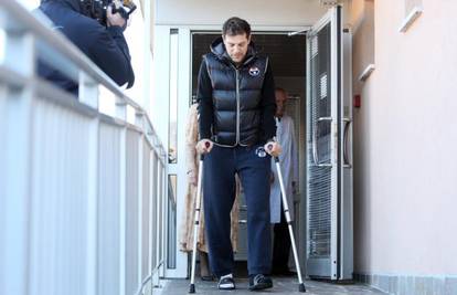 Slaven Bilić je nakon uspješne operacije kuka napustio kliniku