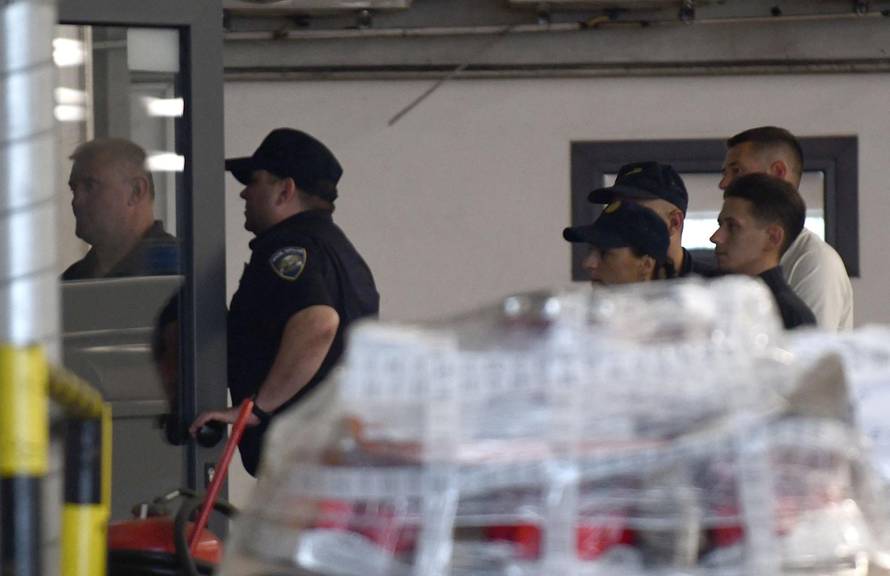 Zagreb: Privođenje uhićenih u Hrvatskim šumama