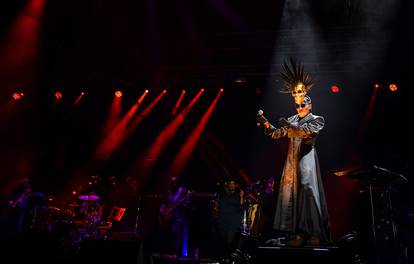 FOTO Zlatna maska, rukavice, koža: Grace Jones oduševila je Zagrepčane glasom i stajlingom