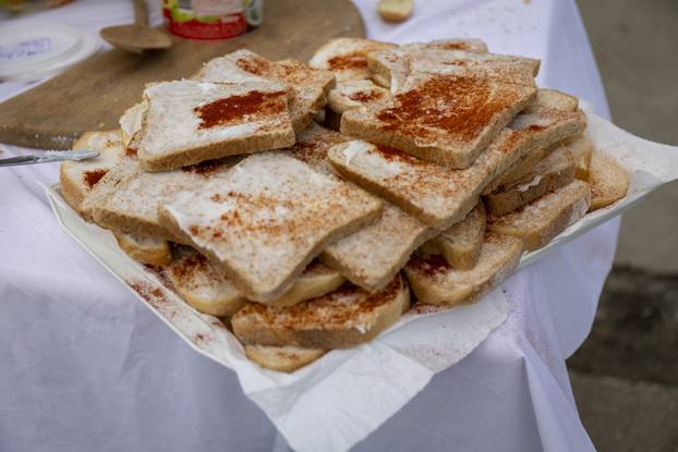 Osijek: Tradicionalno kupanje i picigin u rijeci Dravi