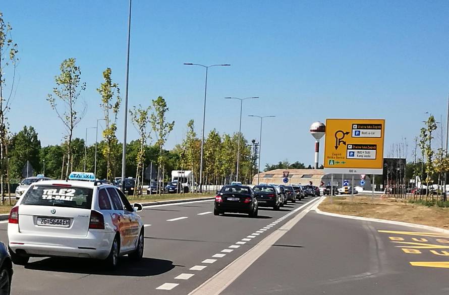 Zbog Ubera: Prosvjedi taksista u Dubrovniku, Zagrebu i Splitu