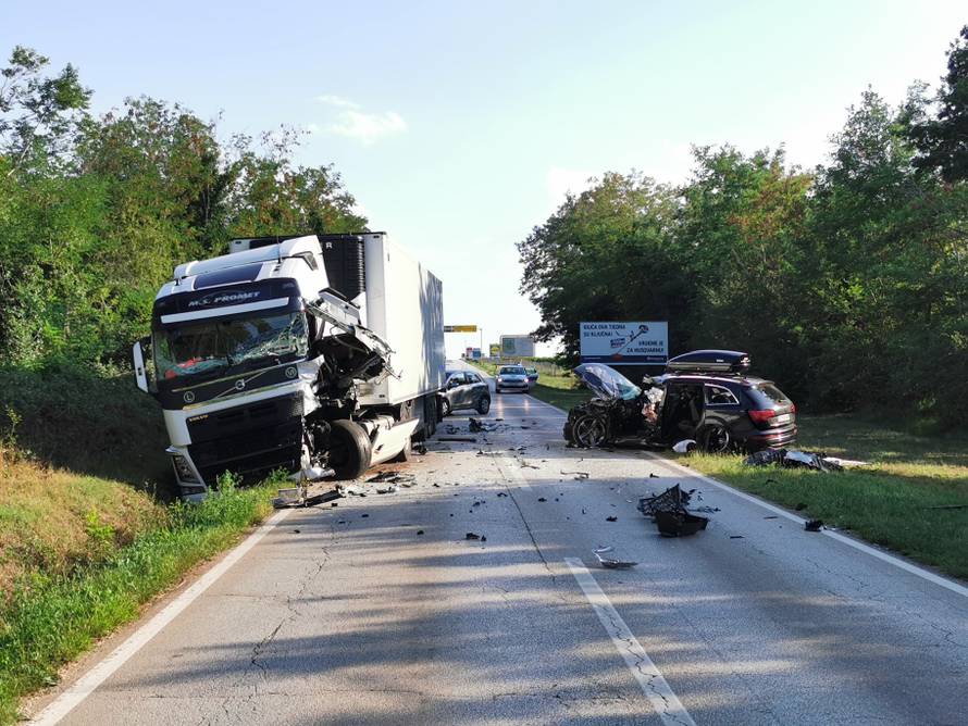 Užas kod Poreča: U sudaru auta i kamiona poginuo Francuz