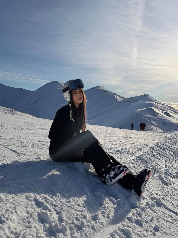 FOTO Lara u 'Love Island Adria' traži visokog i odanog frajera
