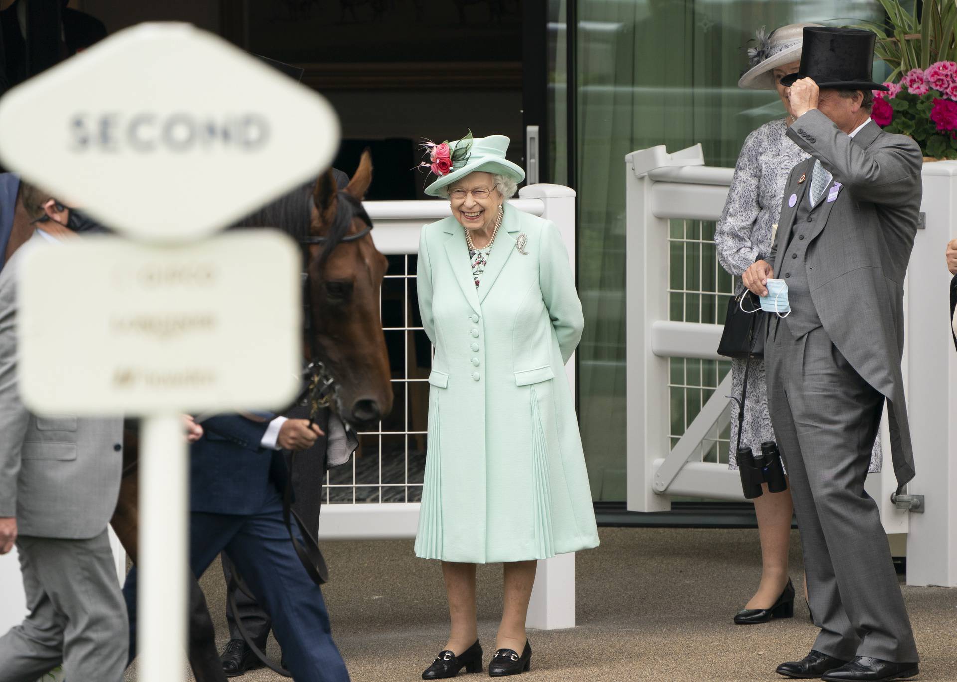 Kraljica Elizabeta  se vratila na  Royal Ascot:  'Ona ima tu magiju u sebi kakvu nema nitko drugi'