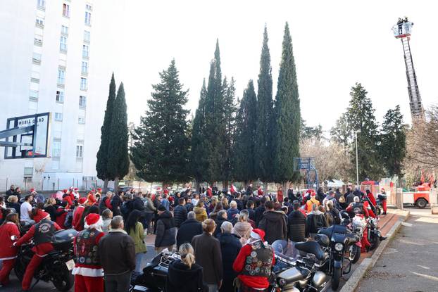Šibenik:  Motomrazovi tradicionalno u predboži?no vrijeme darivali Centar za odgoj i obrazovanje Šubi?evac