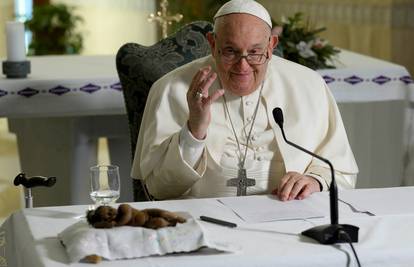 Papa Franjo poslao poruku: 'Neka nam nova godina donose mir, zajedništvo i zahvalnost...'