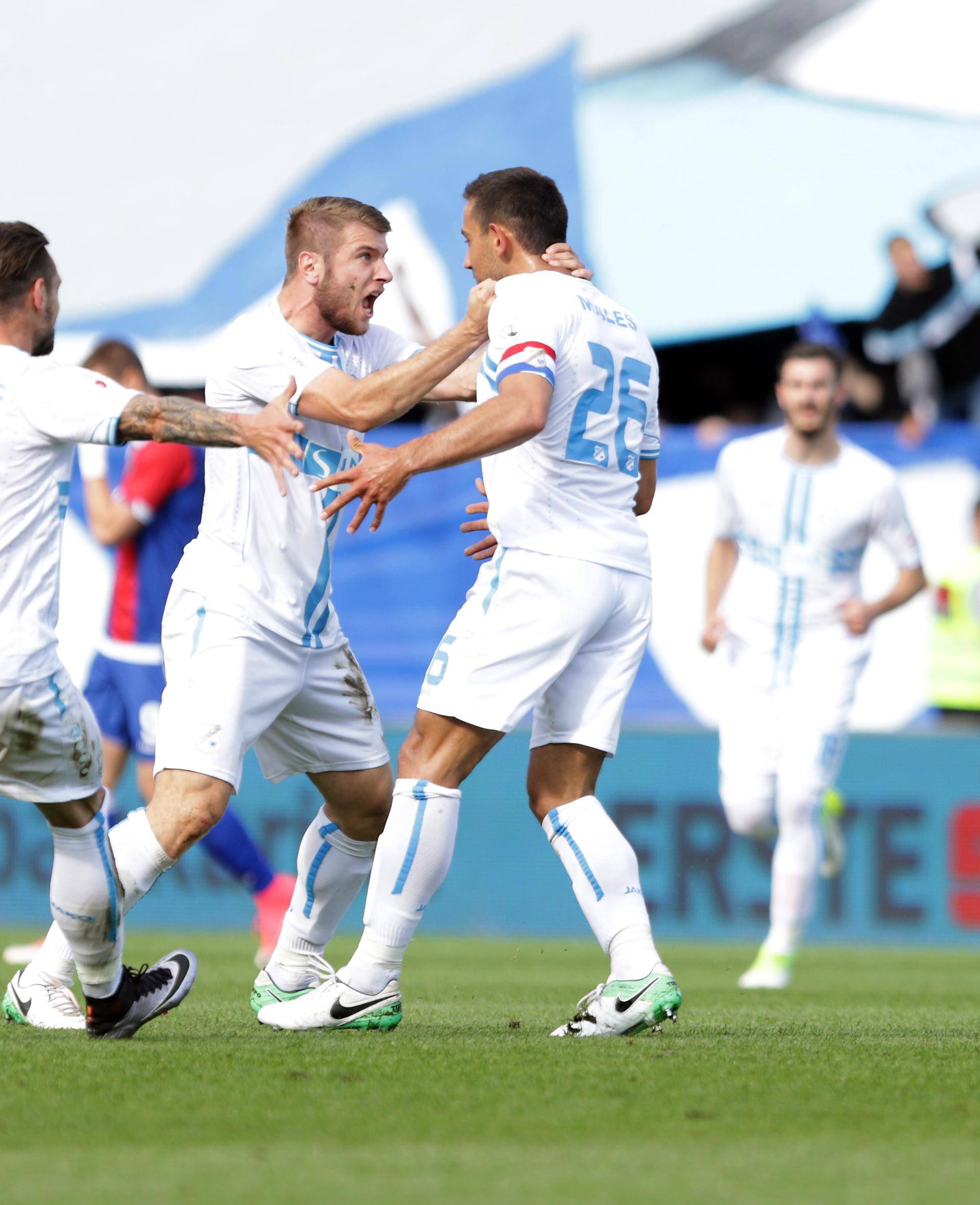 Šampionska Rijeka pobijedila je Hajduk i juri po povijesnu titulu