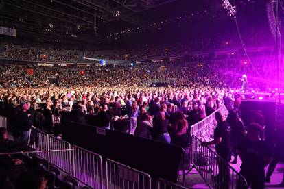 FOTO Sanja, Marinko i Zec imali oproštajni koncert: Puna Arena Zagreb pjevala je hitove Fosila