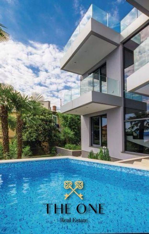 FOTO Ekskluzivnu vilu u Opatiji prodaju za 3,9 mil. eura: Unutra sve bliješti od stotina lampica!