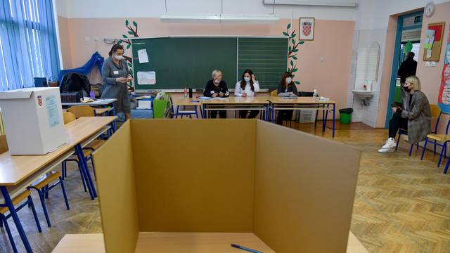 Zagreb: Građani izašli na birališta u drugom krugu lokalnih izbora