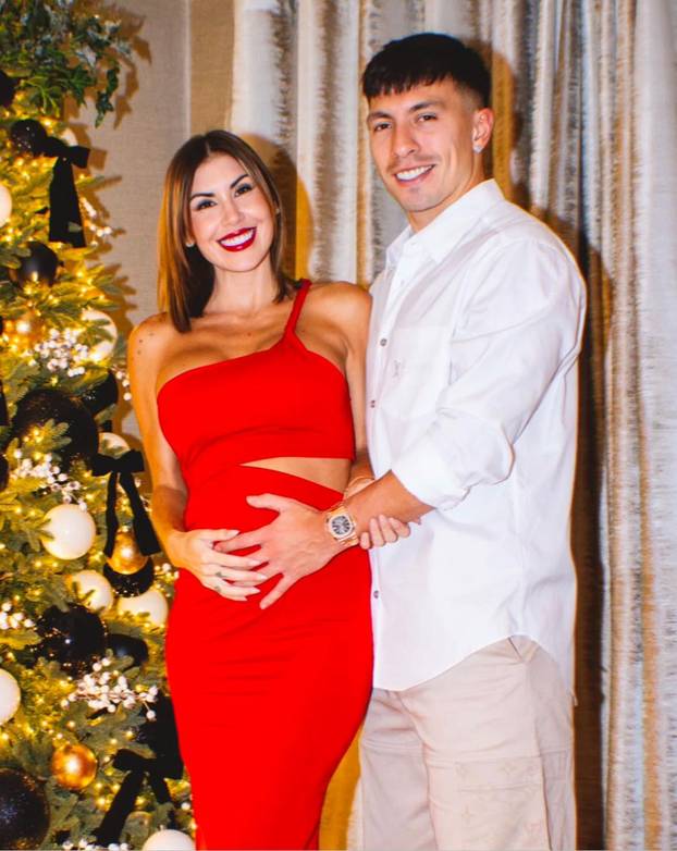 FOTO Kako se slavni nogometaši provode za Božić? Modrić s obitelji pozirao ispred bora...