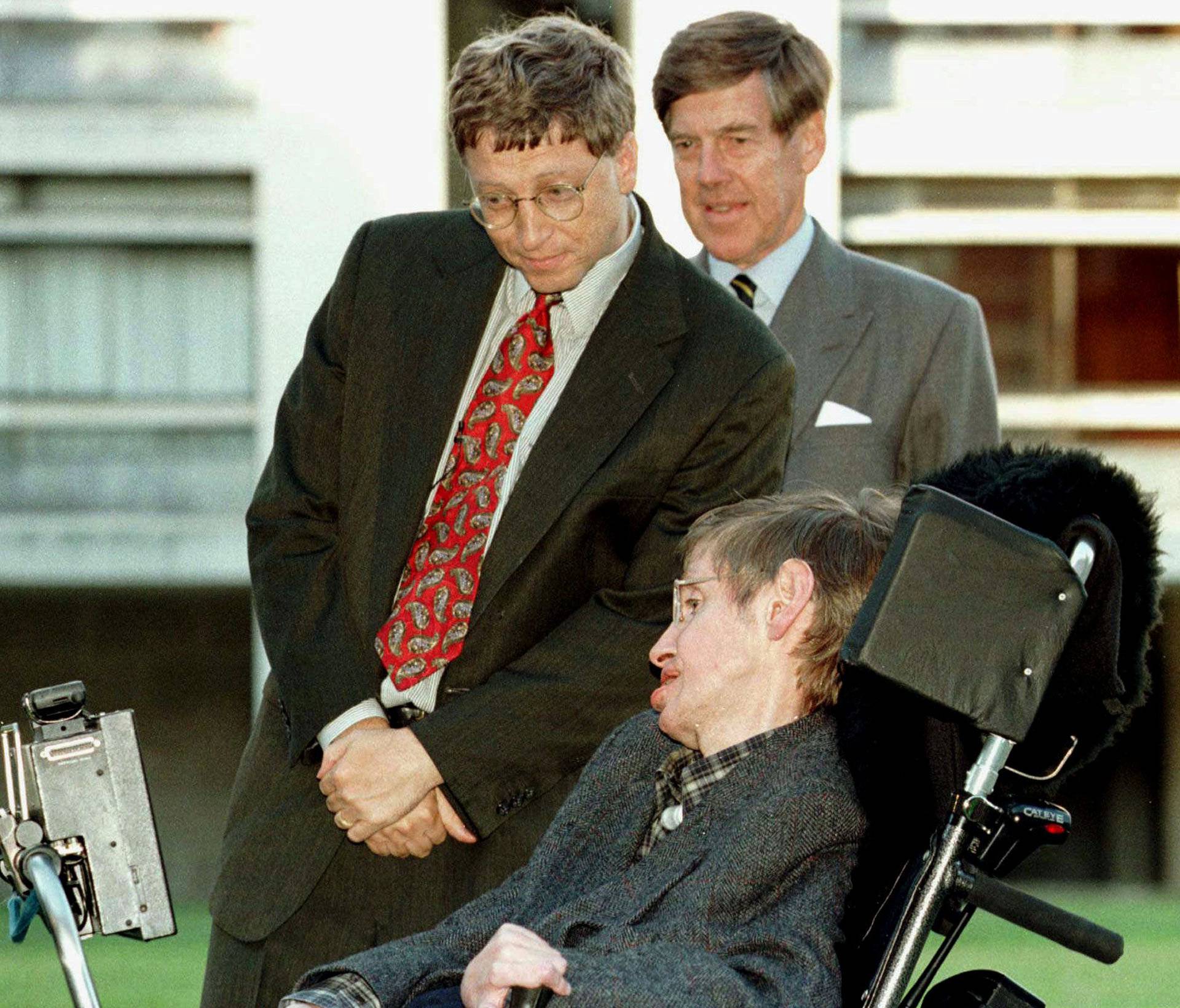 FILE PHOTO: Microsoft President Bill Gates (L), accompanied by University Vice-Chancellor Professor Alec Broers,..