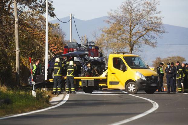 Jošani: Tri osobe poginule u frontalnom sudaru između dva automobila