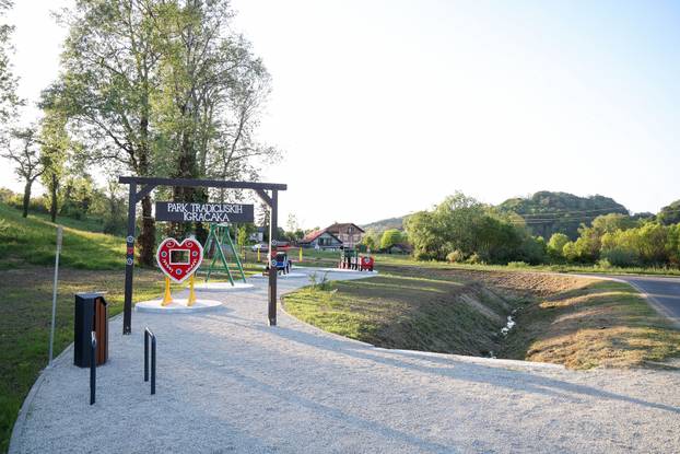 Otvoren Park tradicijskih igračaka u Tuhelju