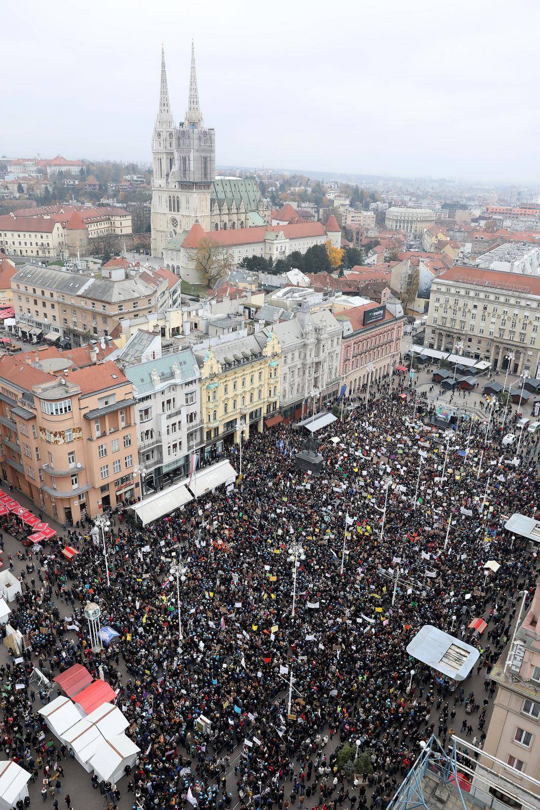 Veliki prosvjed Hrvatska mora bolje popunio glavni gradski Trg