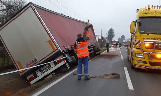 Na ravnom dijelu ceste sletio u jarak, srećom nema ozlijeđenih