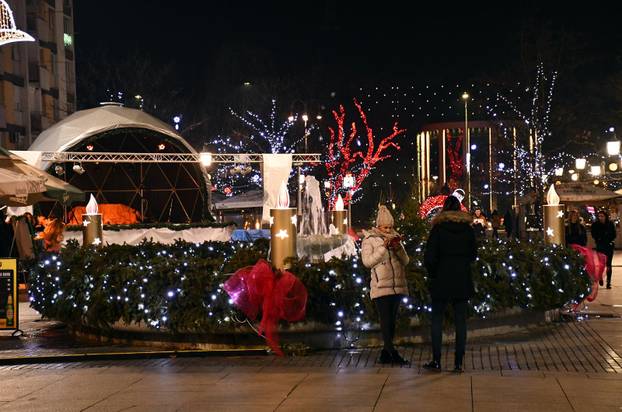 Slavonski Brod: Blagdanski ugođaj u središtu grada