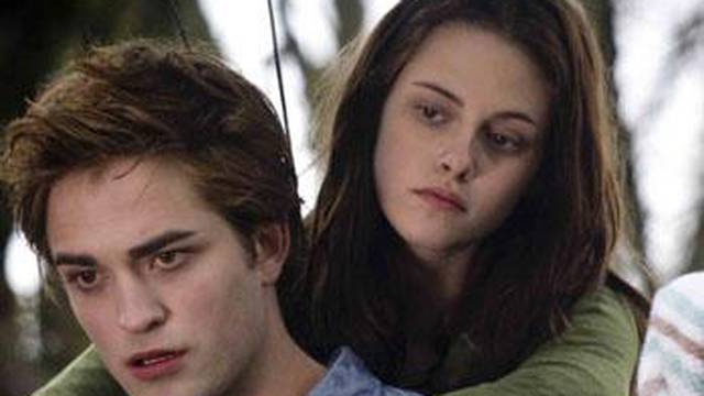 Pattinson će opet ‘svjetlucati’ kao vampir Edward  Cullen...