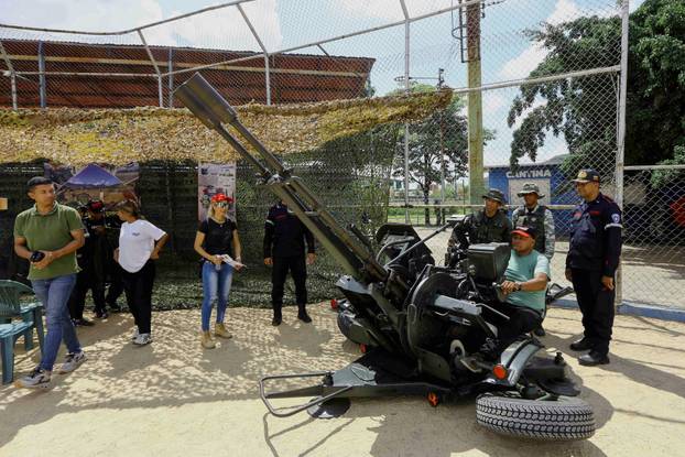 Venezuela holds drills to train citizens in weapon handling