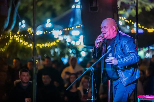 Split: Zoran Jelenković održao koncert na Adventu na Mertojaku