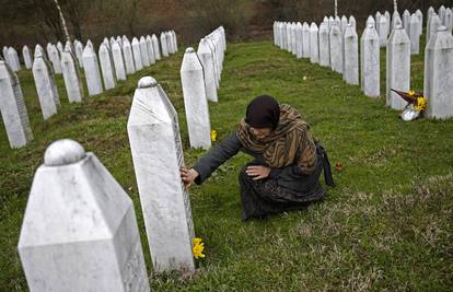 Suradnik Vučića traži prekid komunikacije zbog Srebrenice