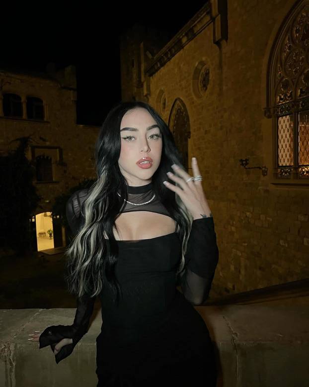 FOTO Argentinska pjevačica je ostavila Yamala zbog realovca?!