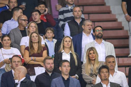 Nika Peren&ccaron;evi&cacute; i Alana Bili&cacute; na Poljudu: Kusti&cacute;eva supruga i Bili&cacute;eva k&cacute;i bodrile 'vatrene'