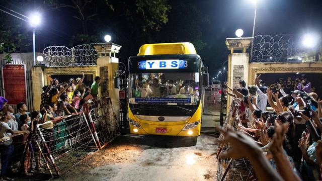 Myanmar's Junta releases prisoners in Yangon