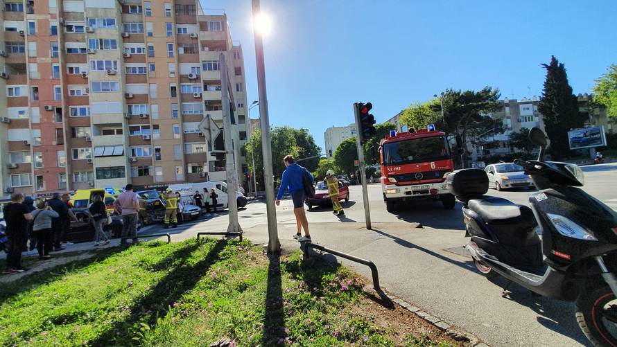 Teški sudar u Splitu: 'Cura je krvarila, pokušali su je izvući'