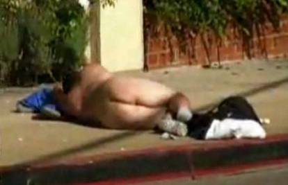 Potpuno gol i pijan šetao ulicama Los Angelesa