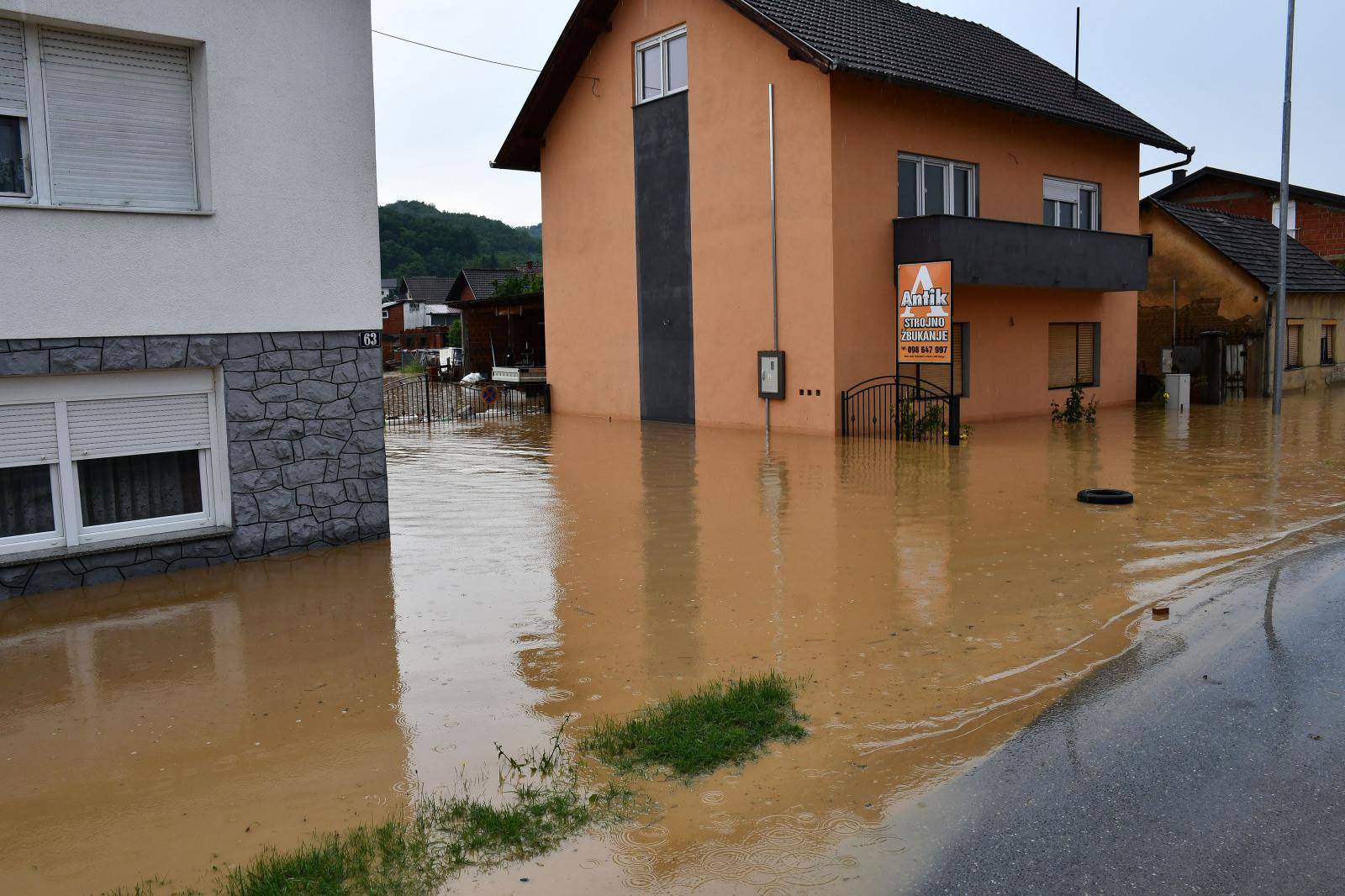 Vidovci: Jako nevrijeme pogodilo požeštinu