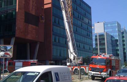 Zagreb: Zapalio se stiropor na fasadi velike zgrade u izgradnji