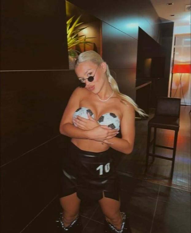 FOTO Atraktivna pjevačica preko noći nestala sa scene. Srpski nogometaš dao joj je ultimatum