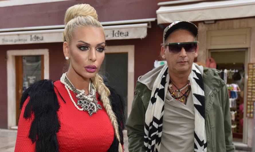 Zadar: Ava Karabati? u pratnji oca Ivice dolazi na Op?inski sud 