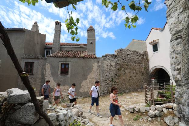 Lubenice, mjesto na Cresu s dva stanovnika