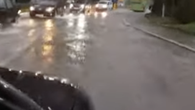 VIDEO Pljusak potopio ulice u Dalmaciji: Nevrijeme i snažna oluja od Makarske do Splita