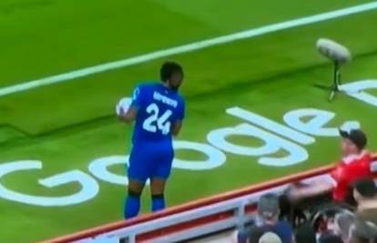 Englezi uhitili huligana koji je rasistički vrijeđao nogometaša