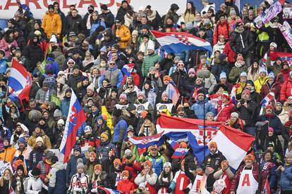 Kranjska Gora kao da je Sljeme! Sve je u hrvatskim zastavama, Zrinka ima ogromnu podršku