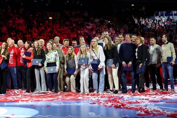 Zagreb: Svečana oproštajna ceremonija hrvatskih rukometnih legendi Domagoja Duvnjaka, Igora Karačića i Ivana Pešića