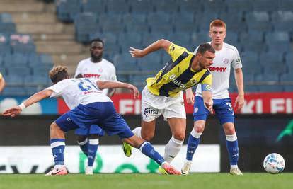 VIDEO Dok mu se Hajduk nada, Džeko briljira! Dvaput zabio i asistirao protiv engleskog kluba