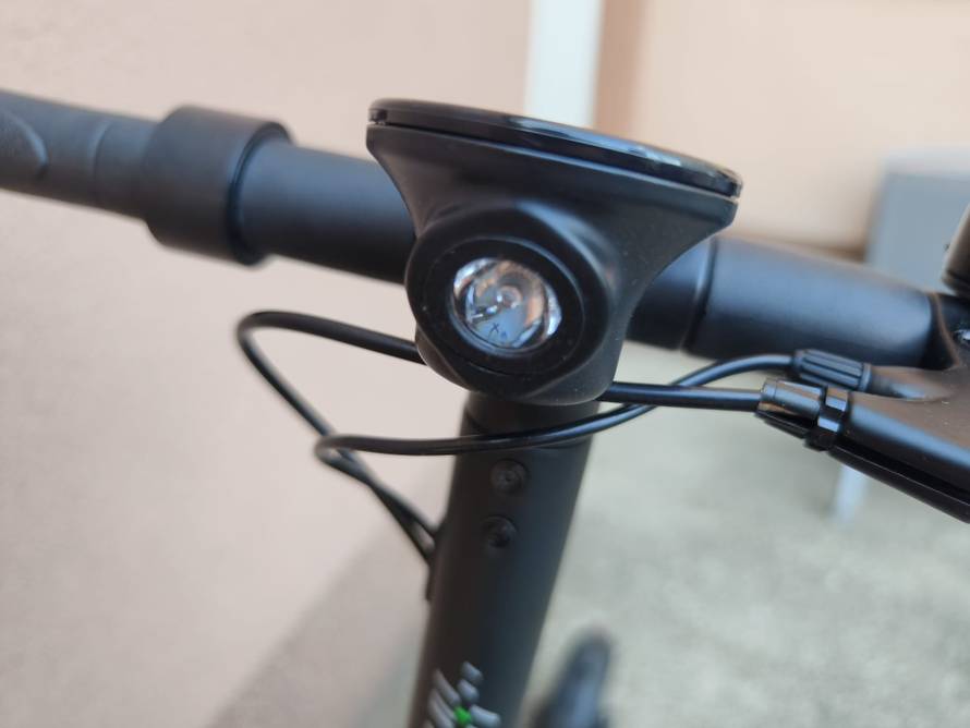 Isprobali smo Acer ES5 romobil za vožnju kroz urbanu džunglu