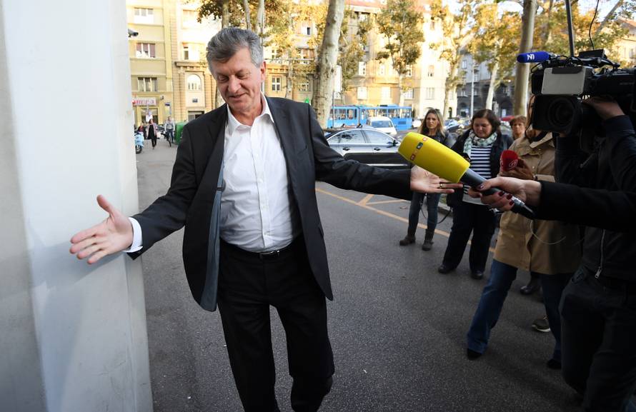 Zagreb: Dolazak na sjednicu PredsjedniÅ¡tva i Nacionalnog vijeÄa HDZ-a